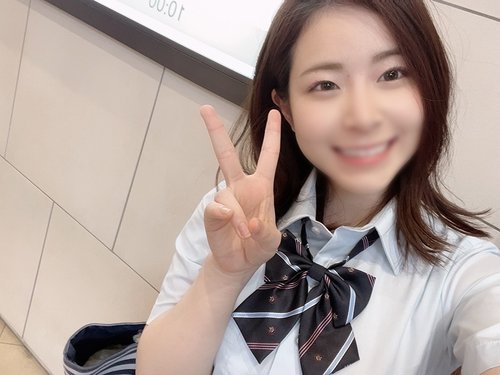 FC2-PPV-2309526 — ★Caution: Masturbate Too Much★Cute E-Cup 18-Year-Old★A Chubby Man's Raw Dick Fucks Her For A Long Time —