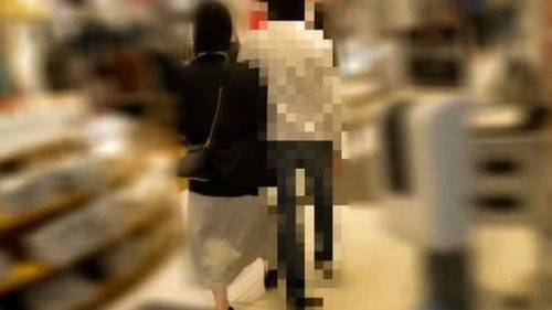 FC2-PPV-3069331 — [Personal] That Big-Assed Woman Is Behind On Her Bills Again. She Was Having Fun Shopping With Her Husband, So I Took Her Out. The Ringtone Is Ringing. This Is Where The Breakdown Of The Marriage Began. —